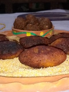 মুগের ডালের ভাজা পিঠে (moong dal bhaja pithe recipe in Bengali) রেসিপির প্রধান ছবি