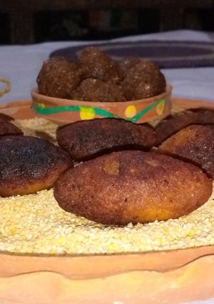 মুগের ডালের ভাজা পিঠে (moong dal bhaja pithe recipe in Bengali) রেসিপির প্রধান ছবি