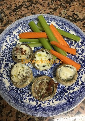 Una foto de Champiñones Rellenos