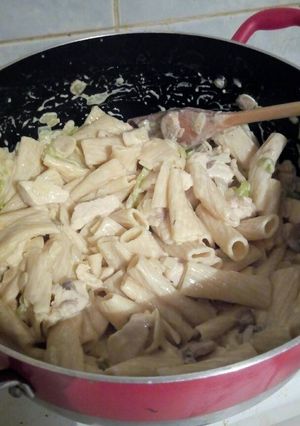 Φωτογραφία της συνταγής Πένες al polo με sauce μανιταριών