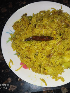 वेज बिरयानी(Veg Biryani recipe in Hindi) रेसिपी मुख्य फोटो