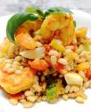 Insalata di orzo, gamberetti e zucchine