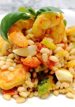 Foto di Insalata di orzo, gamberetti e zucchine