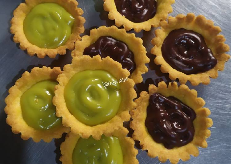Langkah Mudah untuk Menyiapkan Pie vla coklat &amp; green tea Anti Gagal