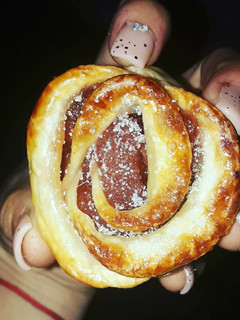Una foto de Rosas de membrillo azucaradas