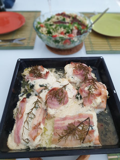 Bazsalikomos, parmezános sült lazac, bulgursalátával recept fotója