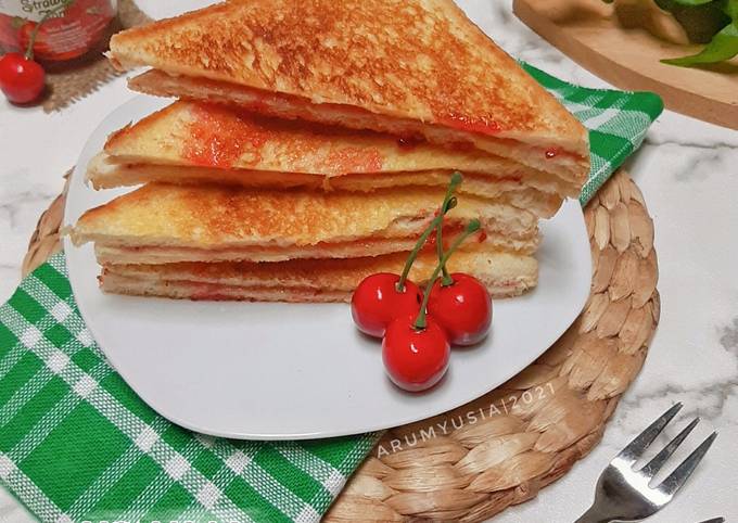 Roti Bakar Stroberry