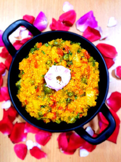 वेजिटेबल दलिया (Vegetable Daliya Recipe in Hindi) रेसिपी मुख्य फोटो