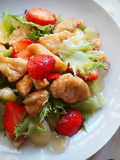 檸蜜醬炸雞蔬果沙拉 的食譜成品照片