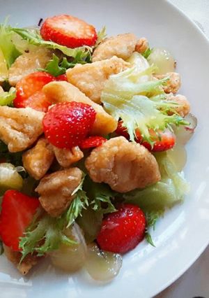 檸蜜醬炸雞蔬果沙拉 的食譜成品照片