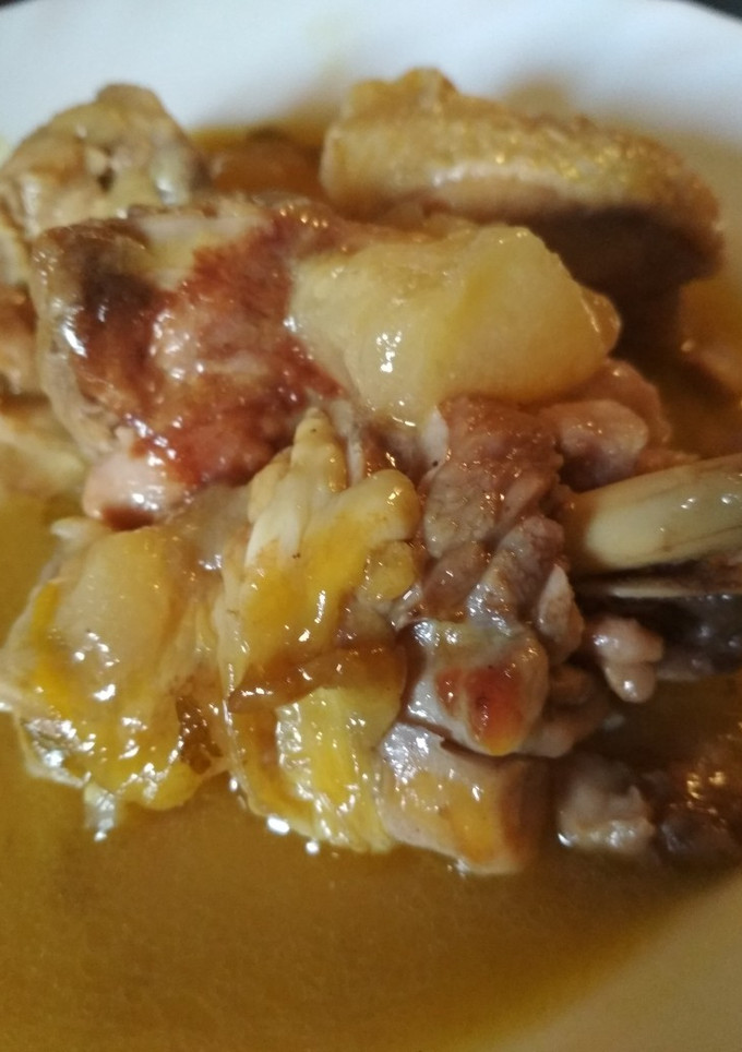 Una foto de Pollo guisado en salsa de melón