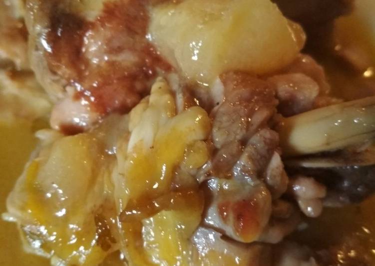 Pollo guisado en salsa de melón