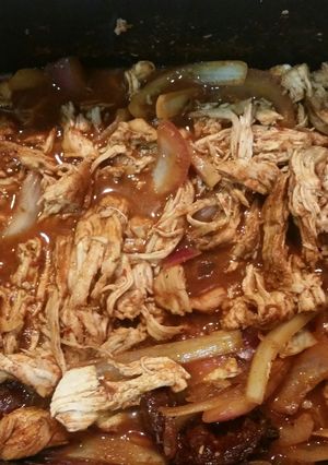 A picture of Spicy Fajita chicken in slow cooker/crockpot.