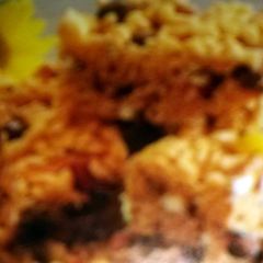 A picture of Crispy pretzel bars.