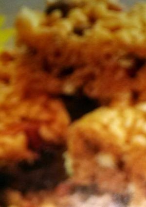A picture of Crispy pretzel bars.