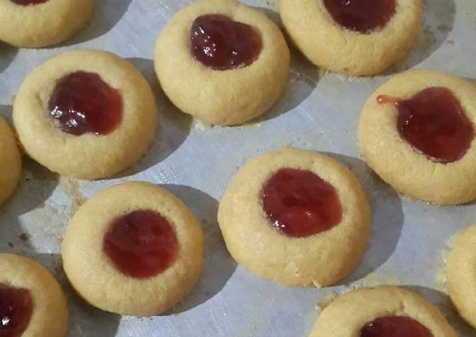 Thumbprint Strawberry Cookies