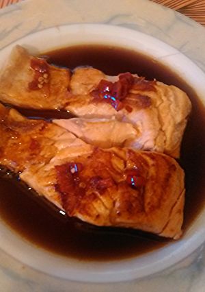 A picture of Soy sauce salmon.