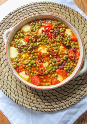 A picture of ROASTED PEAS WITH SUN DRIED TOMATOES & MOZZARELLA.