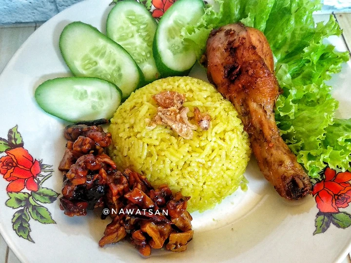 Cara Sederhana Menyiapkan Resep  Nasi kuning Simple Rice Cooker yang Lezat Sekali, Enak Banget