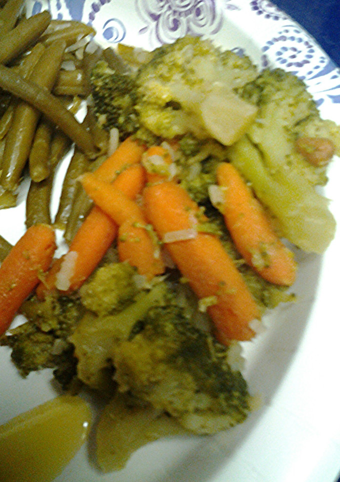 A picture of Broccoli and carrots.