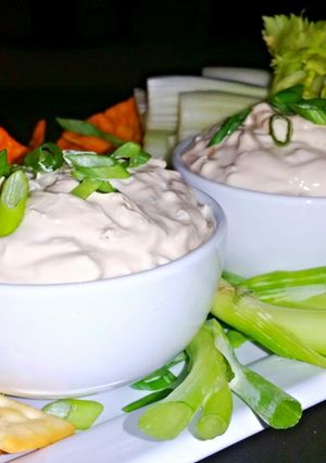 A picture of Mike's 1 Minute Onion Dip.