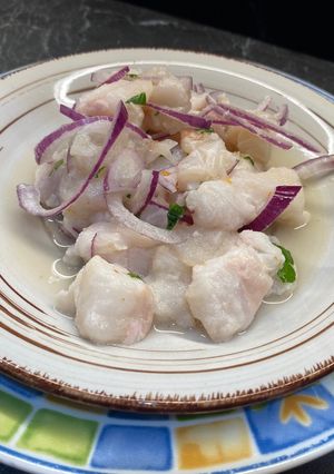 Una foto de Ceviche con Leche de Tigre