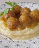 Albóndigas de pollo en salsa de calabacín