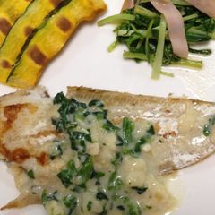 A picture of Tonguefish Meunière with Spinach Sauce.