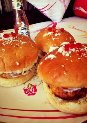 A picture of Burger with vegetable patties.