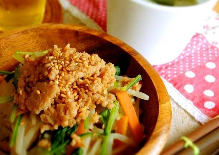 How to Prepare Award-winning Chicken Soboro Rice Bowl With Lots Of Vegetables
