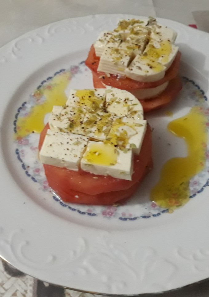 Una foto de Montaditos de tomate y queso fresco