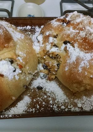 A picture of christstollen.