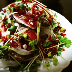 Seared Bonito and Green Onion Salad with Korean All-Purpose Seasoning A picture of Seared Bonito and Green Onion Salad with Korean All-Purpose Seasoning.