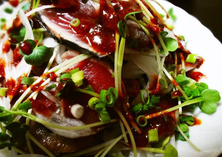 Steps to Prepare Any-night-of-the-week Seared Bonito and Green Onion Salad with Korean All-Purpose Seasoning