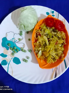 पत्ता गोभी मटर आलू (Patta gobhi matar aloo recipe in Hindi) रेसिपी मुख्य फोटो
