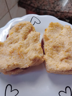 Una foto de 🥥 Alfajores de coco y dulce de leche 🥥 sin tacc