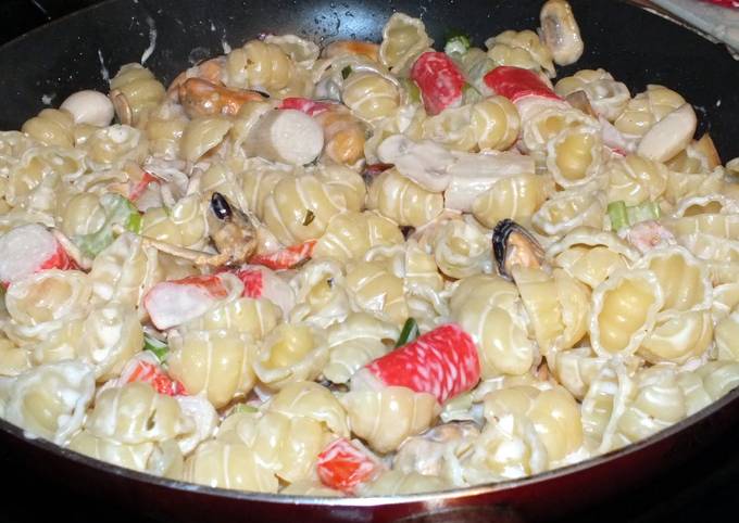 Easiest Way to Make Perfect Creamy Seafood Pasta