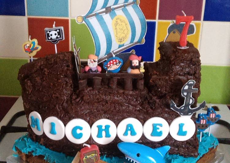 How to Make Perfect Vickys Pirate Galleon Cake!