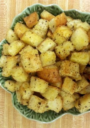 A picture of Homemade Herbed Croutons.