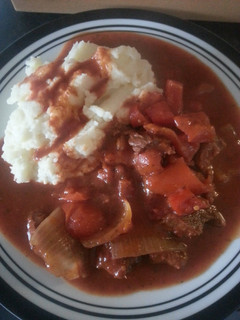 A picture of Kels slow cook beef and tomato casserole.