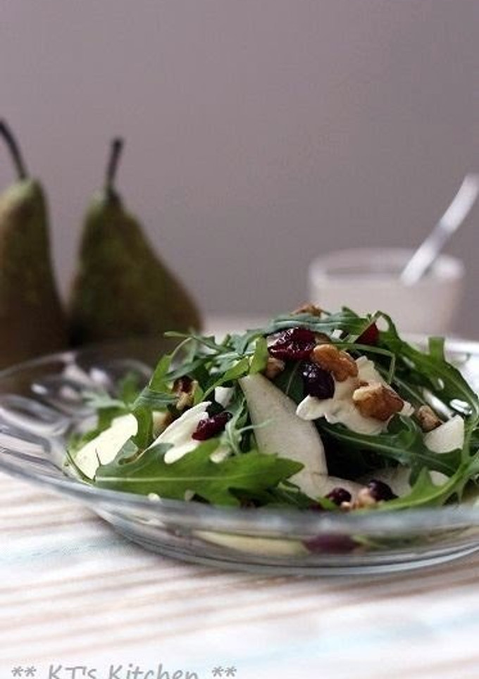 A picture of Brie, Pear, Cranberry, and Walnut Salad.