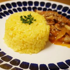 A picture of Turmeric Rice for Curry.