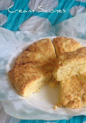 A picture of Cream Scones.