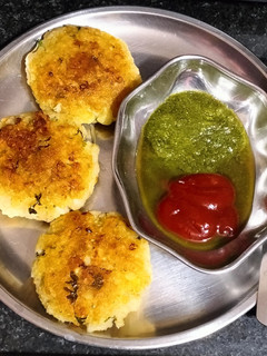 આલુ પૌવા ટીકી રેસીપી મુખ્ય ફોટો