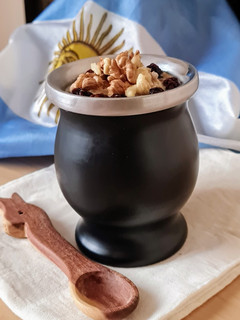 Una foto de Avena trasnochada en mate cocido con leche 🇦🇷 "Argentina, no lo entenderías" ♥