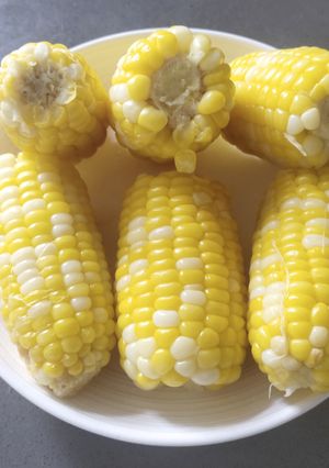 A picture of Boiled Sweet Corn.