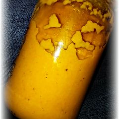 A picture of Mommas habenero hot sauce.