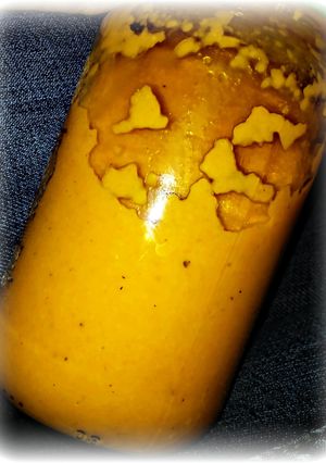 A picture of Mommas habenero hot sauce.