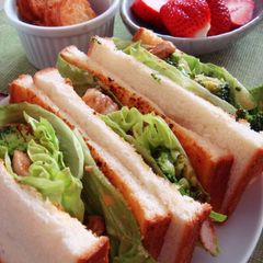 A picture of Bam! Filling Sandwiches.