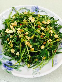 Hình của món Rau muống mầm trộn chua ngọt.